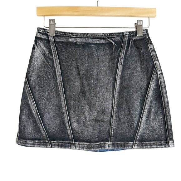 Blank NYC Denim Mini Skirt in Metallic Heart Dark Wash Size 25 - Picture 4 of 11